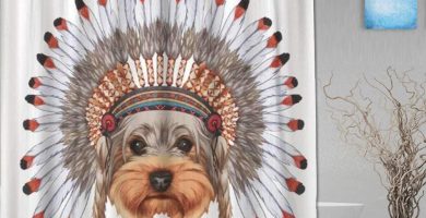 cortina de ducha Retrato de Perro Yorkshire Terrier en capó Coloreado digitalmente Retro